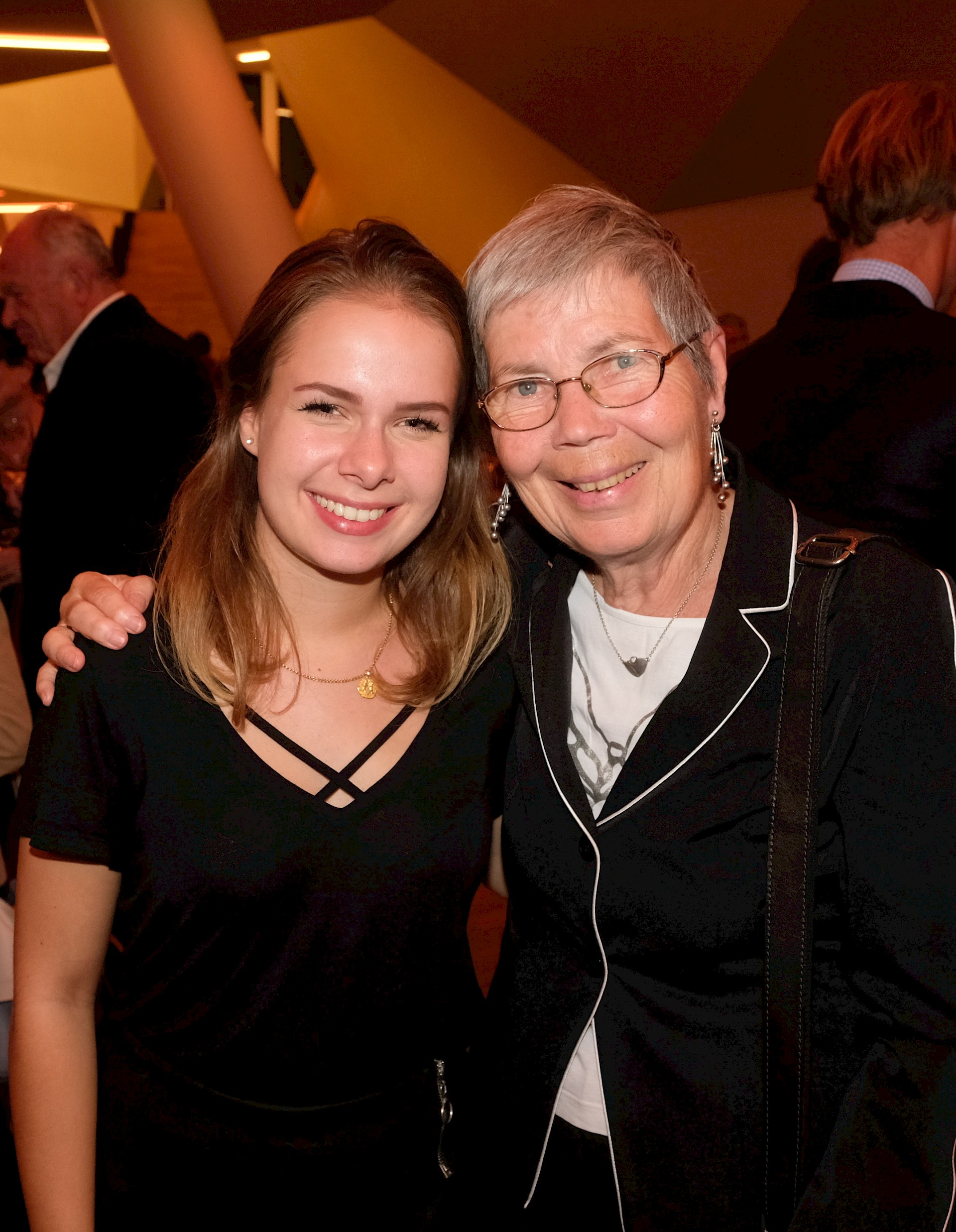 Cornelia Welsch mit ihrem langjährigen Patenkind Dorothea Stepp